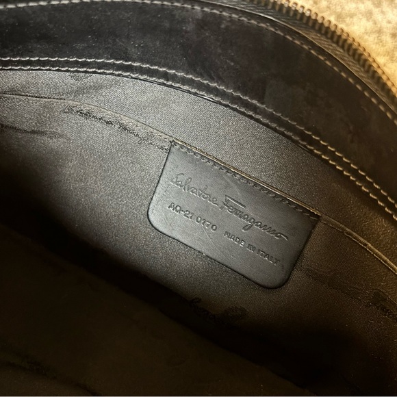 Salvatore Ferragamo Vintage Black Leather Shoulder Bag - Picture 8 of 9
